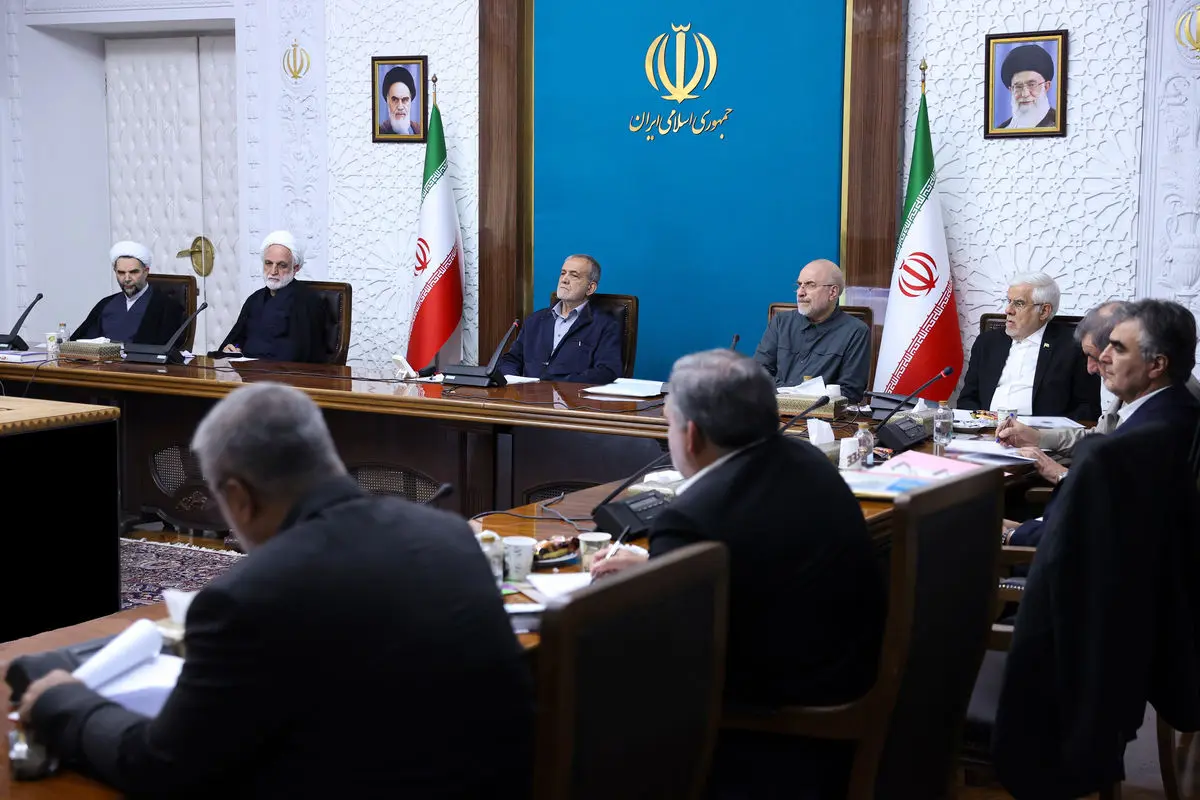 نشست شورای‌عالی هماهنگی اقتصادی با حضور سران قوا برگزار شد