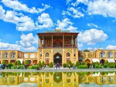 کاخ عالی‌قاپو اصفهان ۳۰ فروردین تعطیل است
