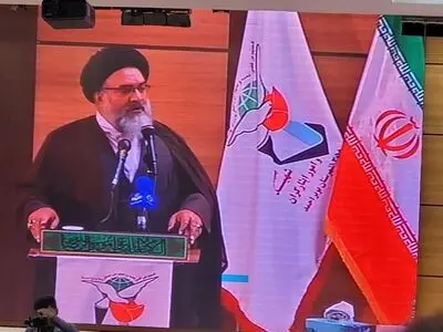 هرکس به ولایت فقیه پُشت کند به پیامبر و امام حسین و امام زمان پُشت کرده است/ معاویه های زیادی در ایران وجود دارد/ در آینده همه جهان بر محور ولایت خواهد چرخید