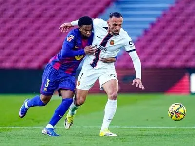 پیروزی قاطعانه بارسلونا در خانه