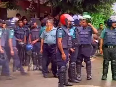 Bangladesh police storm restaurant, rescue some hostages