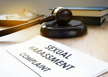 ماجرای شکایت قضایی دو زن کارمند زندان در آمریکا/ آزار جنسی در محیط کار ادامه دارد