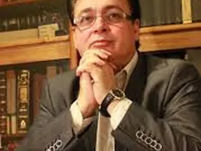 امکان تحلیل داستان با استفاده از علوم طبیعی