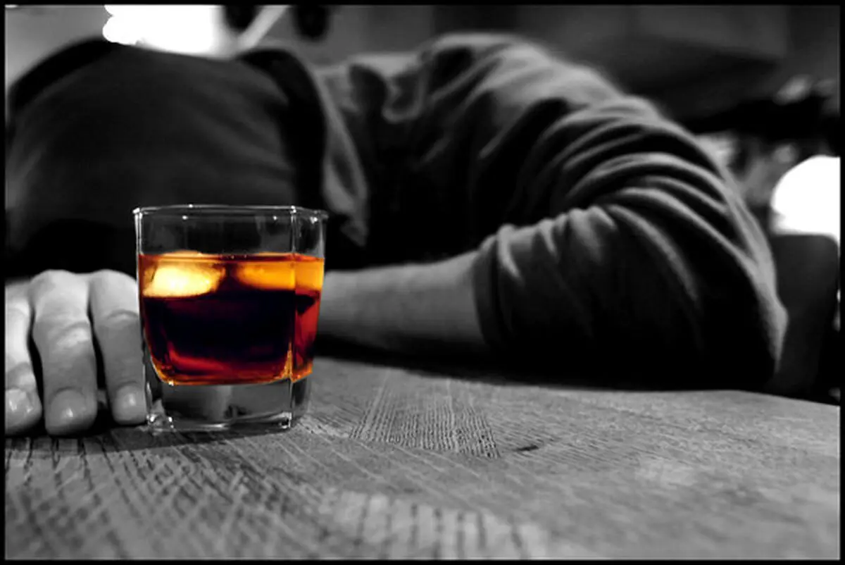آنتی‌بیوتیک‌های ظاهرا بی‌خطر پشت‌پرده یک بیماری نادر و نوظهور/ این مرد بدون الکل هم مست است!