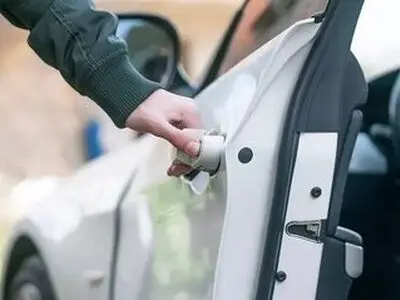 ترفندی ساده برای خنک کردن ماشین بدون کولر!