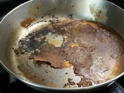 قابلمه سوخته را چطور تمیز کنیم