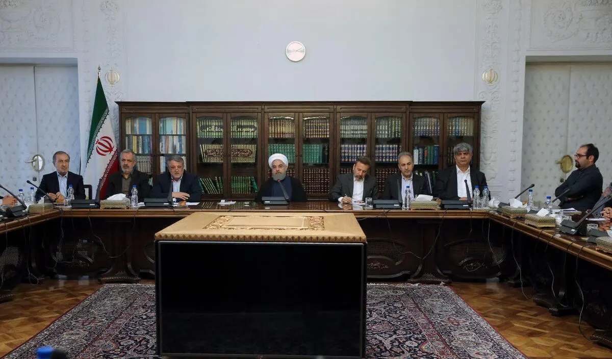 درخواست نجفی از روحانی برای واگذاری بخشی از اختیارات دولت به مدیریت محلی/رسیدگی به مسئله"سپنتا نیکنام"از سوی رییس‌جمهور