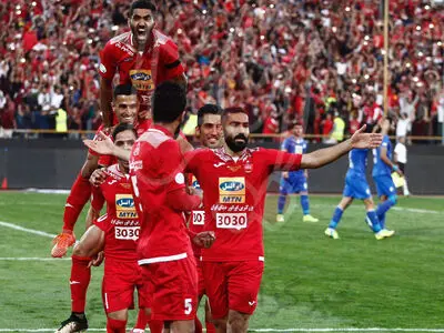 پرسپولیس 1 - 0 استقلال ؛  مرد کروات مُچ سرمربی ژرمن را خواباند