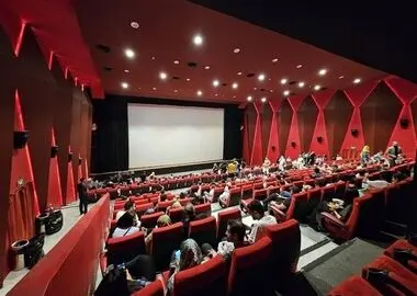 در هفته گذشته چند نفر به سینما رفتند؟