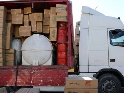 کشف ١٩ هزار لیتر سوخت قاچاق در نیشابور/ جاسازی سوخت بین جعبه‌های چیپس و پفک