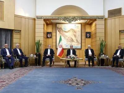 عراقجي يرافق بزشكيان في زيارته إلى قيرغيزستان