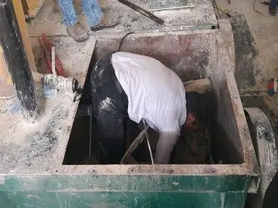 مرگ کارگر کارخانه خوراک دام  بادستگاه میکسر 