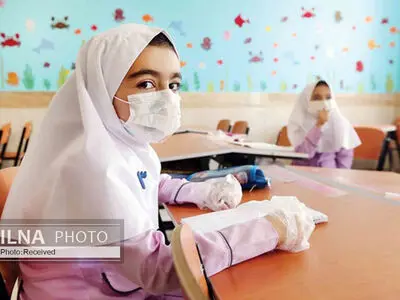 تشویش دانش‌آموزان با تصمیم‌گیری‌های متناقض درباره امتحانات/ قبول دارم دانش‌آموز هزینه تجربهِ برخی اقدامات را می‌دهد/ خانواده‌ها زیرِ بار امتحان حضوری نروند
