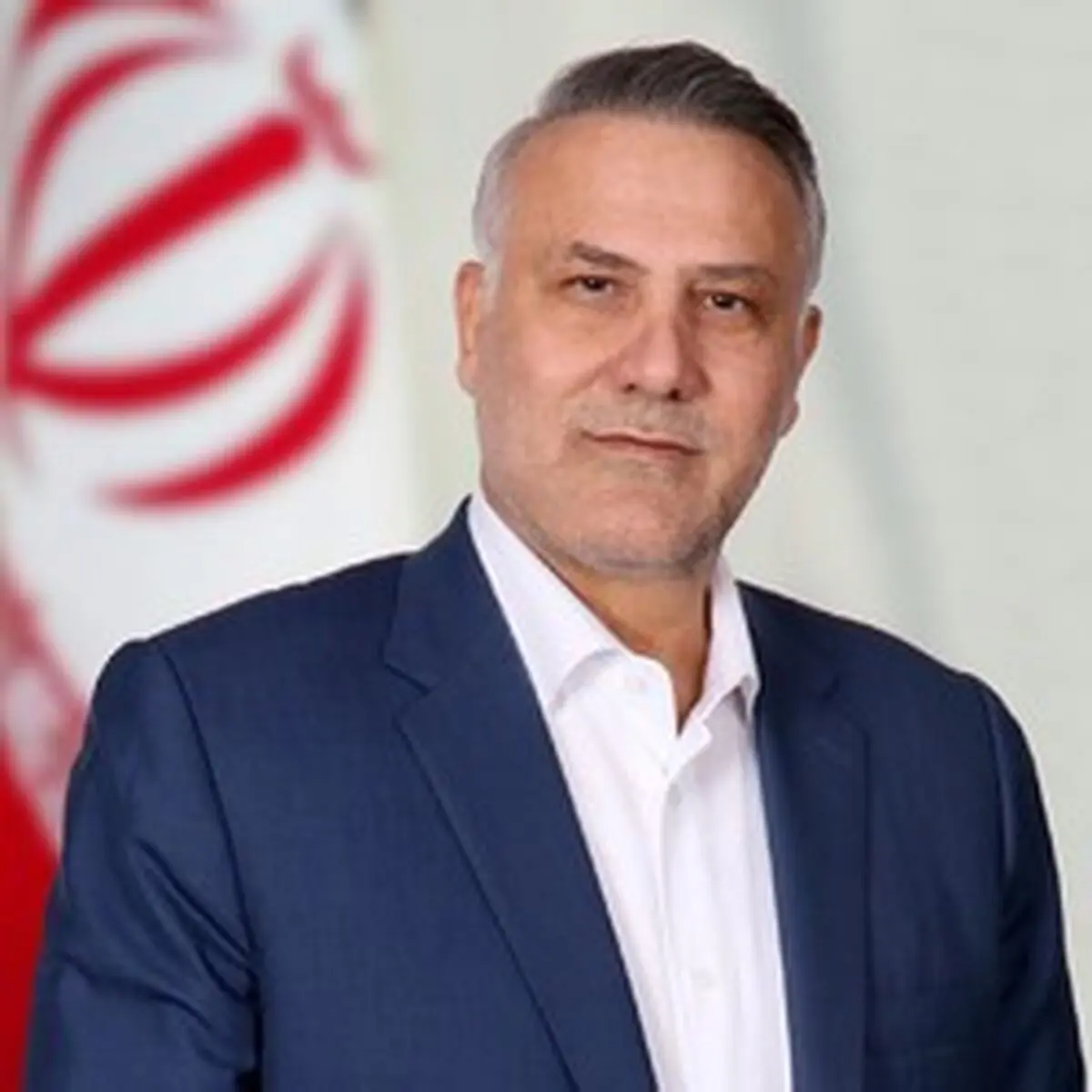 واردات محصولات کشاورزی از انحصار یک نفر خارج شود