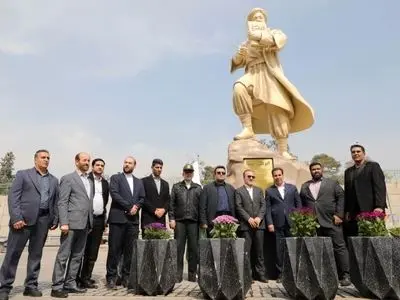 پرده‌برداری از تندیس بوعلی به عنوان نماد شرق تهران