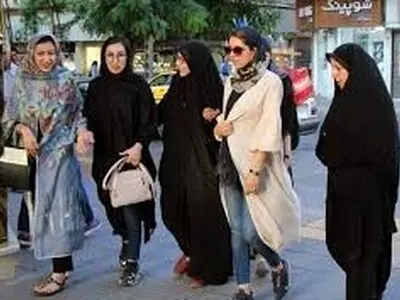 رفیقدوست: زمان مناسبی برای اجرای قانون عفاف و حجاب نیست