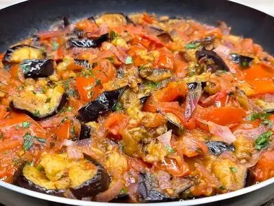 دستور پخت گوجه و بادمجون به سبک ایتالیایی‌ها + فیلم