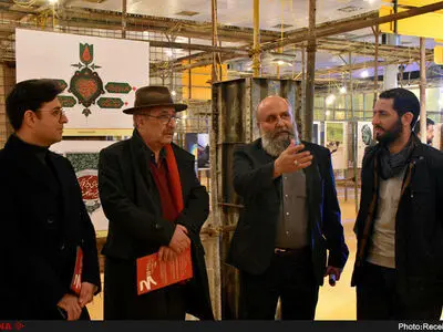 مفاهیم سخیف و مبتذل فیلم‌ها و کج سلیقگی طراحان عوامل اصلی رکود گرافیک پوسترهای سینمایی است/آثار جشنواره هنر مقاومت شگفت‌زده‌ام کرد