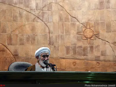 مخالفان هاشمی ناجوانمردانه هر سنگی داشتند به او و خانواده‌اش انداختند