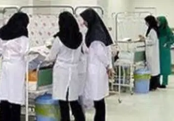 در حال حاضر حدود ۸۷۷ ماما در حوزه‌های مختلف استان مشغول به کار هستند