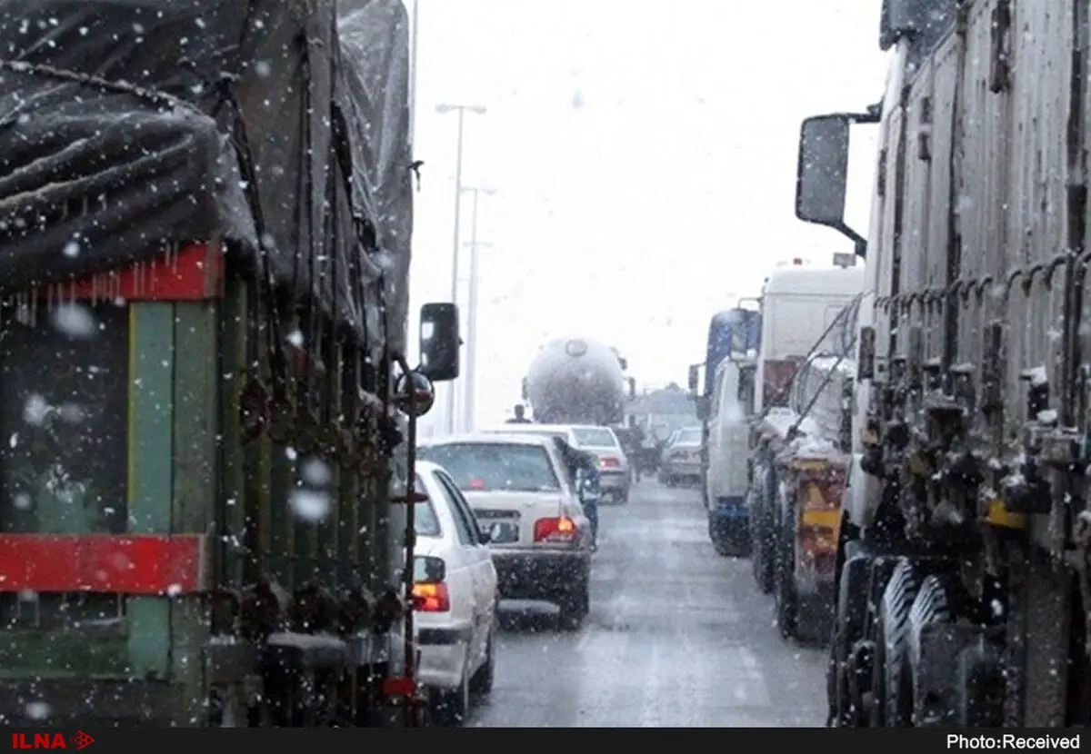 انسداد راه‌های 21 روستا در الموت بر اثر بارش برف