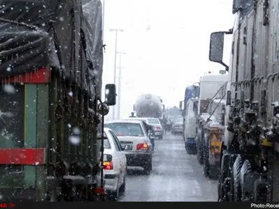 انسداد راه‌های 21 روستا در الموت بر اثر بارش برف