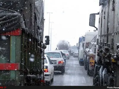 انسداد راه‌های 21 روستا در الموت بر اثر بارش برف