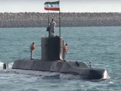 زیردریایی تماما ایرانی زیر دریایی اتمی آمریکا را تسلیم کرد