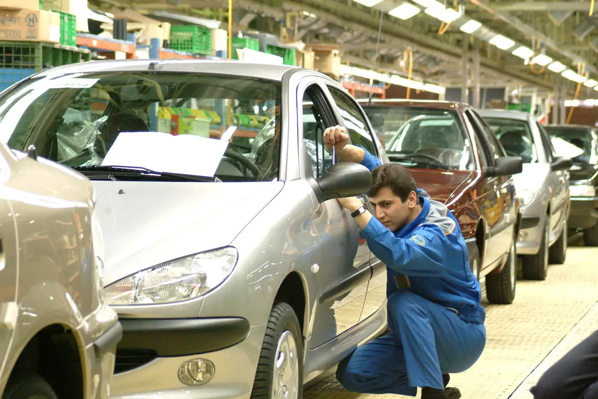 خودروهایی که مردم عادی نمی‌توانند بخرند / اجاره کارت ملی برای ثبت نام خودروهای پیش‌فروش!