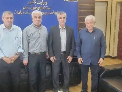 نشست هم‌اندیشی هیئت مدیره کانون پیشکسوتان فوتبال آبادان با فرماندار ویژه شهرستان