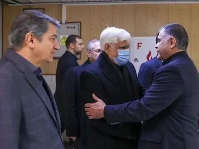 وزیر نفت عزادار شد/ حضور عارف در مراسم تشییع پیکر برادر پاکنژاد 