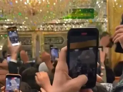 جشن سال نو میلادی در حرم امیرالمؤمنین(ع) + فیلم