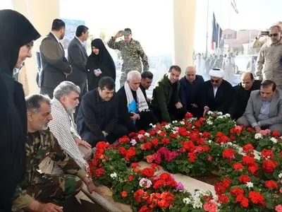 برگزاری مراسم گرامیداشت هفته بسیج در مزار شهدای گمنام