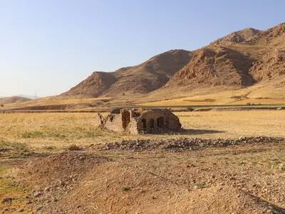 ساختمان برادران لینچ در ایذه، به‌جای مانده از دوران شکوه مالمیر+ تصاویر