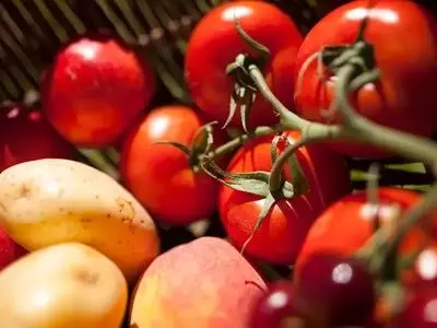 اگر دهان و دندان سالمی می خواهید؛ این گیاه قرمز را زیاد بخورید