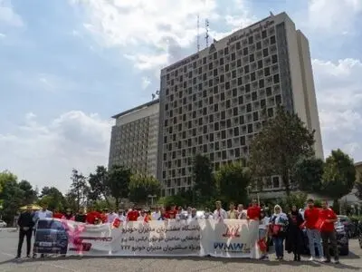 عرض اندام مالکان ایکس 55 پرو در خیابان های تهران