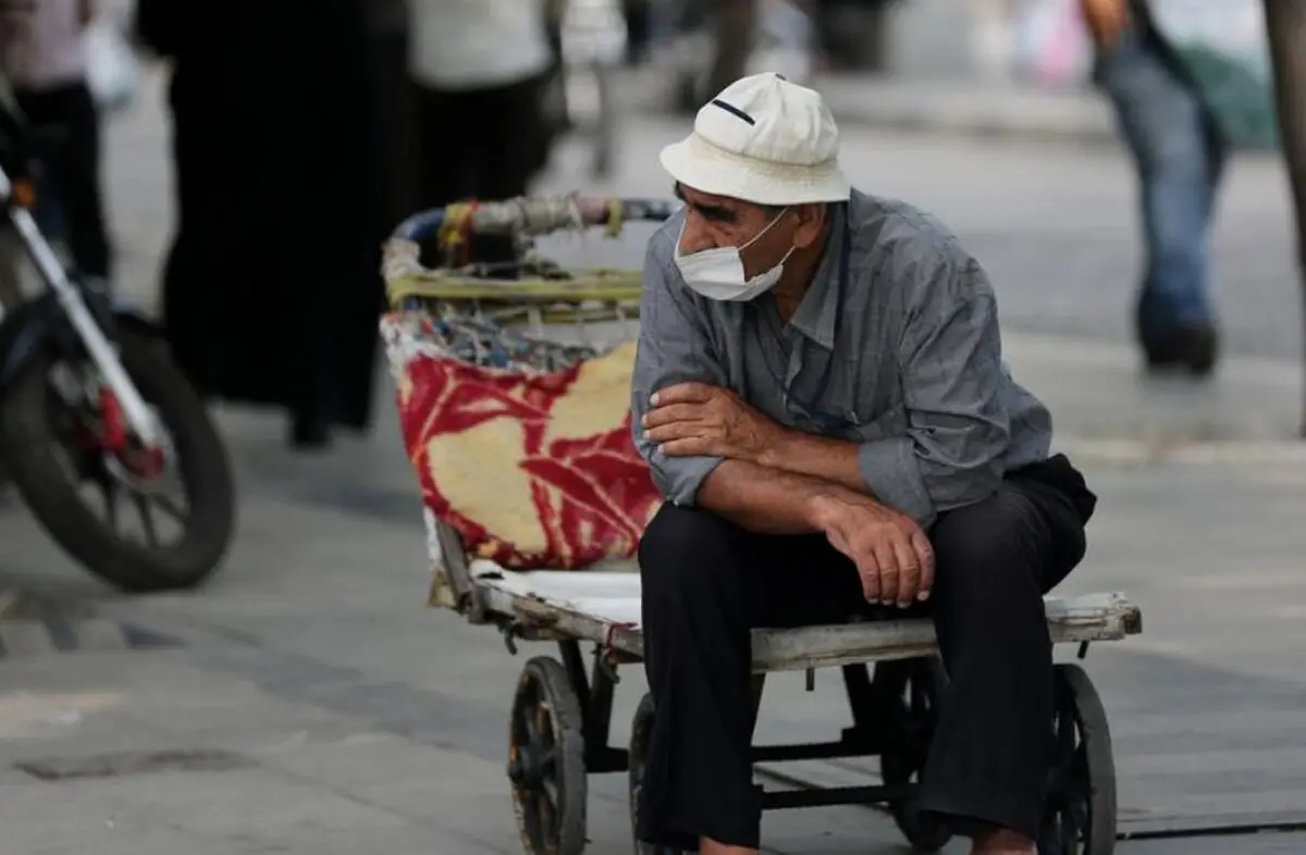 چرا کارگران و بازنشستگان تاوان می‌دهند؟/ مالیات سنگین با حقوق زیر ۱۰۰ دلار!