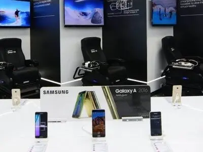 Cellphone prices fall 10-15% in Iranian market