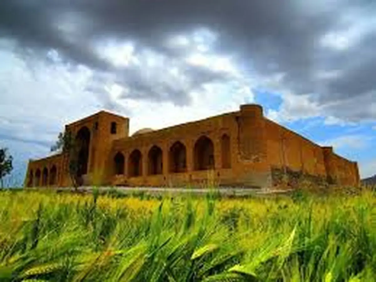 احیای بناهای تاریخی با ظرفیت اقتصادی مردم حرکتی هوشمندانه است