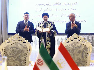 اعطای دکترای افتخاری دانشگاه ملی تاجیکستان به رئیسی و عضویت افتخاری در هیات علمی این دانشگاه/بازدید رئیس جمهور از نمایشگاه دستاوردهای علمی دانشگاه ملی تاجیکستان
