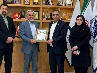 علیرضا پازوکی رئیس اتحادیه صادرکنندگان استان قزوین شد