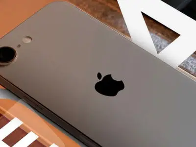 رندرهای جدید آیفون SE 4 توسط اسپیگن فاش شد
