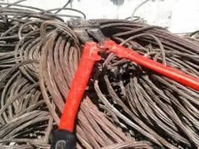 کشف ۳۰۰ کیلو کابل برق فشار قوی