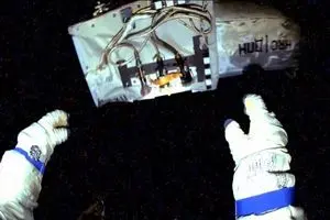 فضانوردان روسی ۶ ساعت پیاده‌ روی کردند