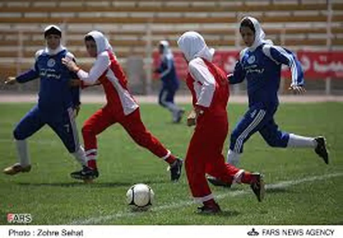 بانوی فوتبالیست سنندجی به اردوی تیم ملی دعوت شد