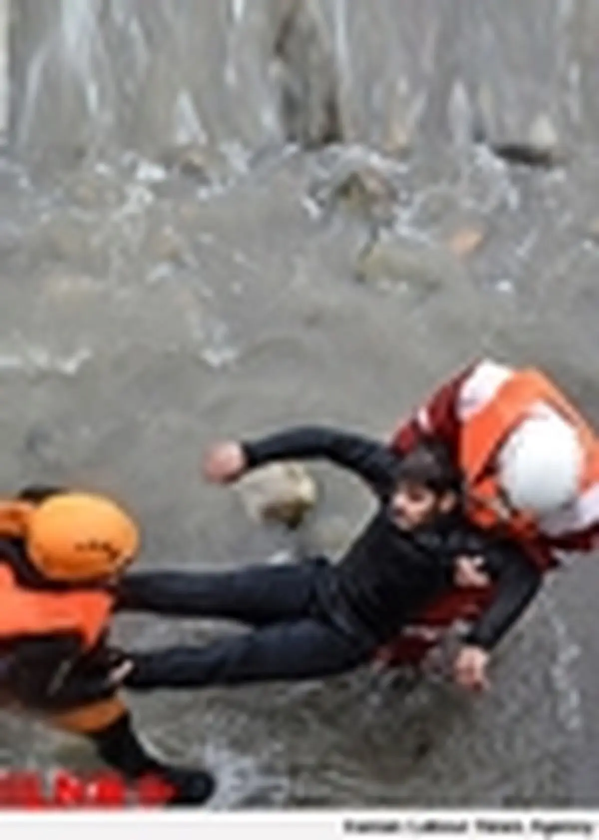 وقوع سیلاب در ۸۰ شهر و روستا / امدادرسانی هلال احمر به سیل زدگان