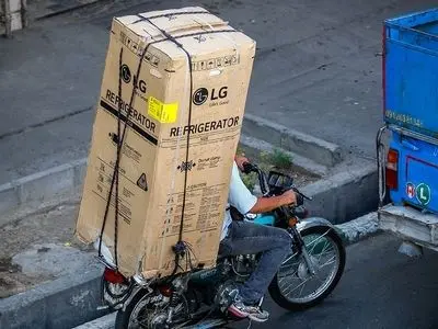 موتورسیکلت‌ها در حمل بار جای وانت‌بارها را تسخیر کرده‌اند/ توقیف ساعتی ۸۰۰ هزار موتورسیکلت در طرح موتوریار