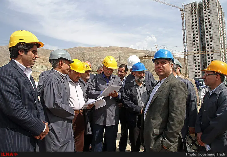 بازدید وزیر کار و دبیرکل خانه کارگر از کارگاه‌های ساختمانی استان تهران(گرمدره)