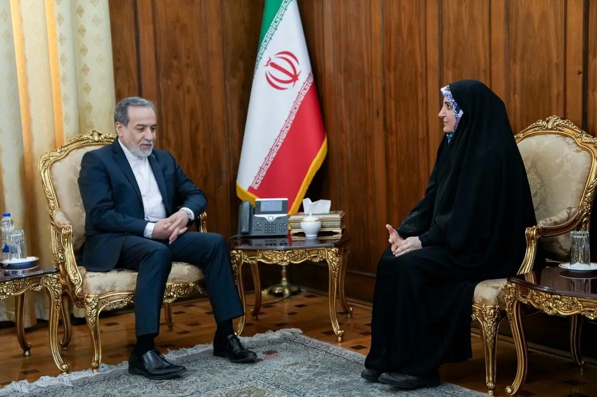 دیدار مهدیه اسفندیاری با وزیر امور خارجه