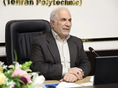باید در زمینه تأمین درآمدها اختیارات بیشتری به دانشگاه‌ها داده شود